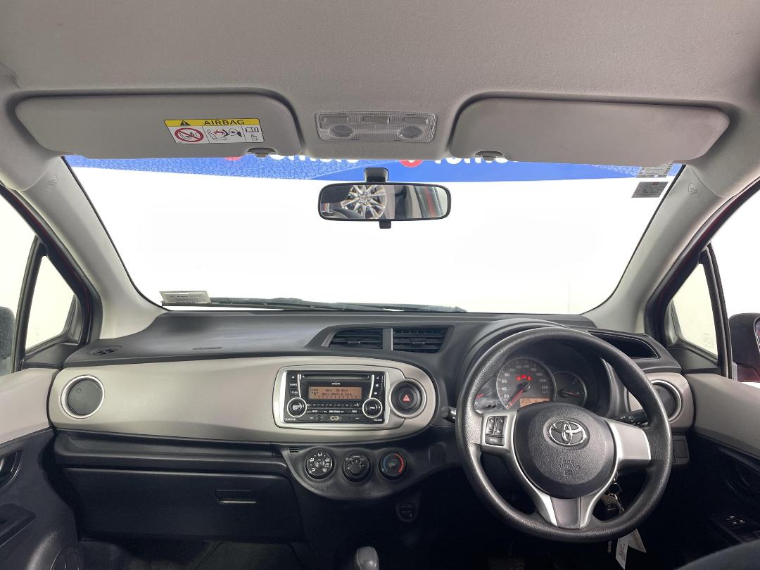 Photo '17' of Toyota Yaris