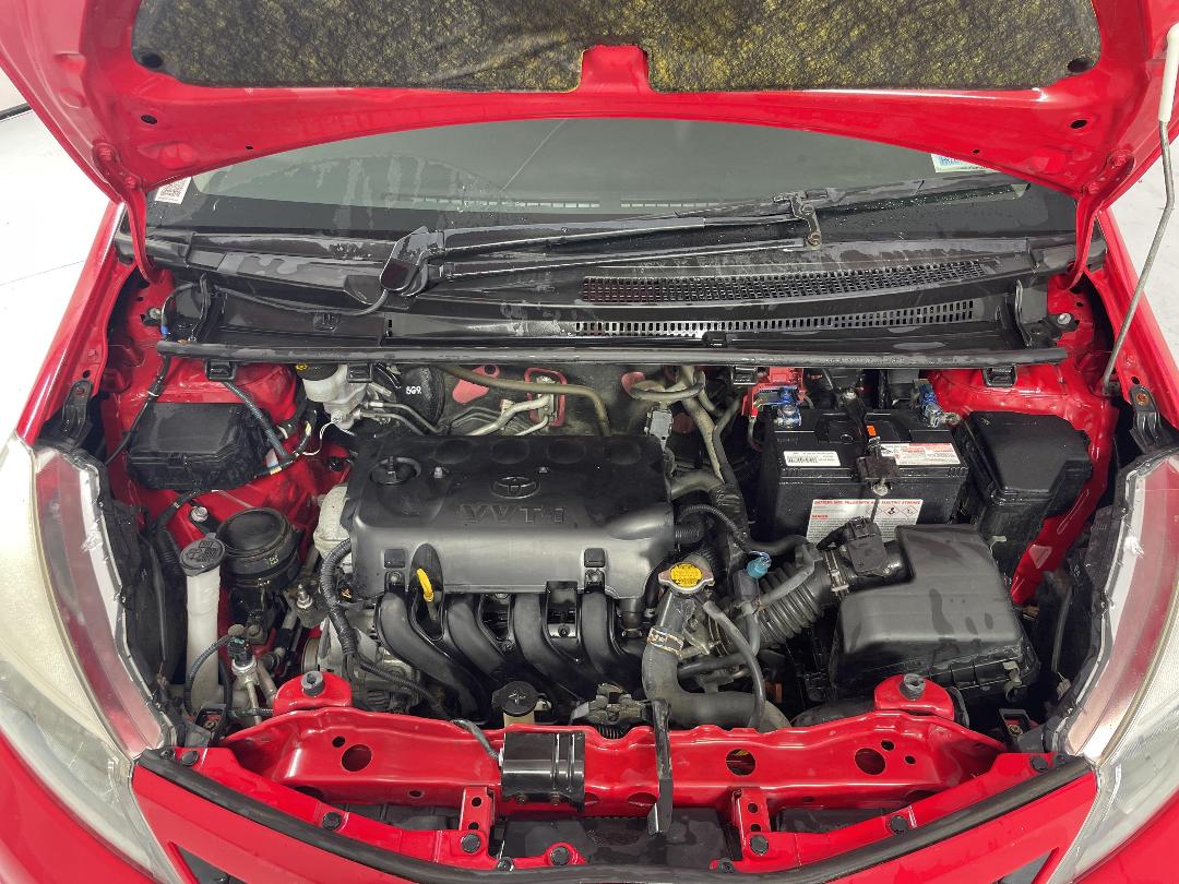 Photo '13' of Toyota Yaris