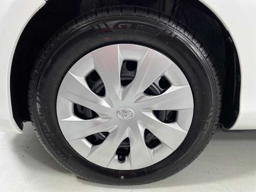 Photo '10' of Toyota Yaris