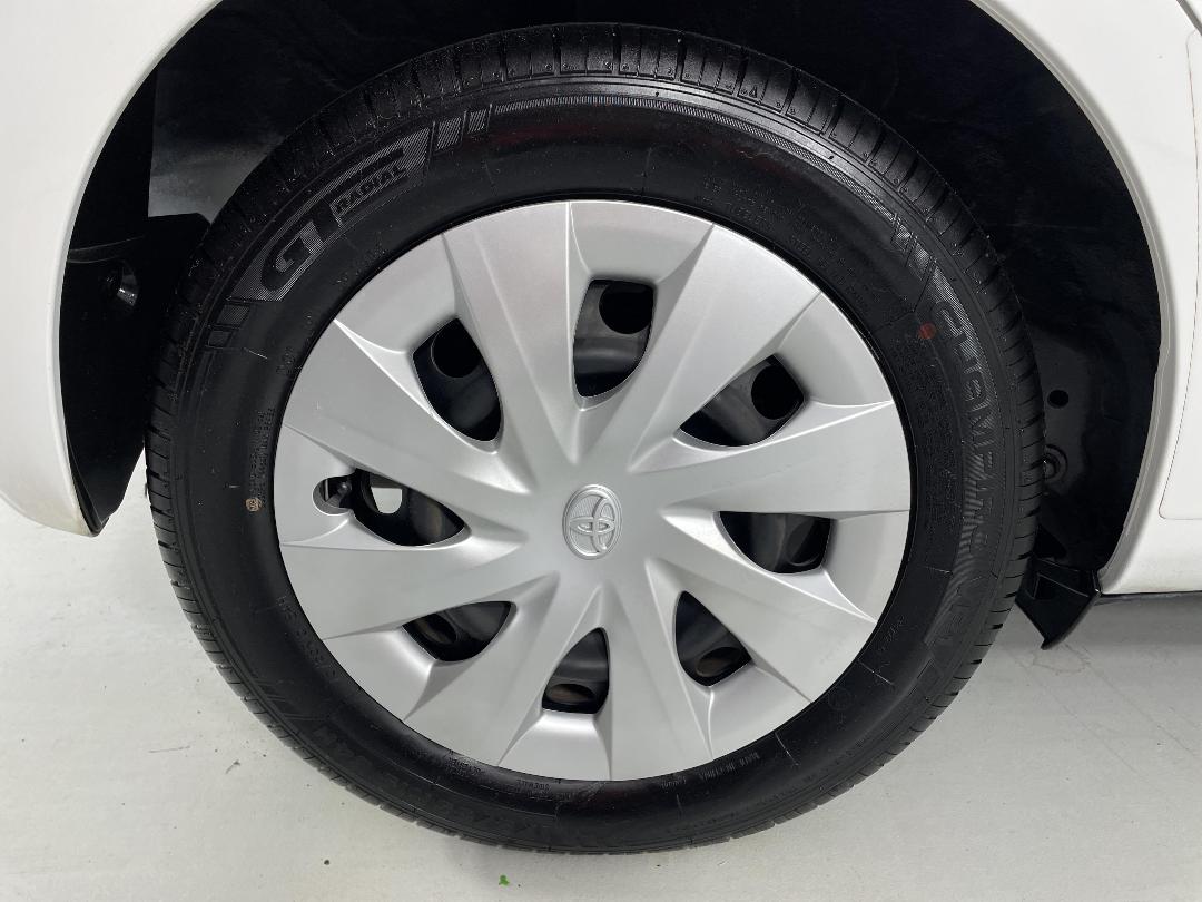 Photo '12' of Toyota Yaris