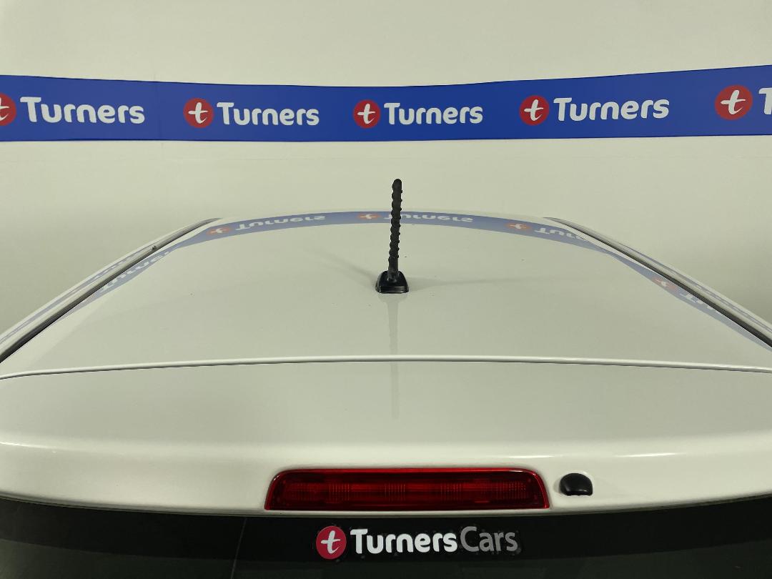 Photo '27' of Toyota Yaris