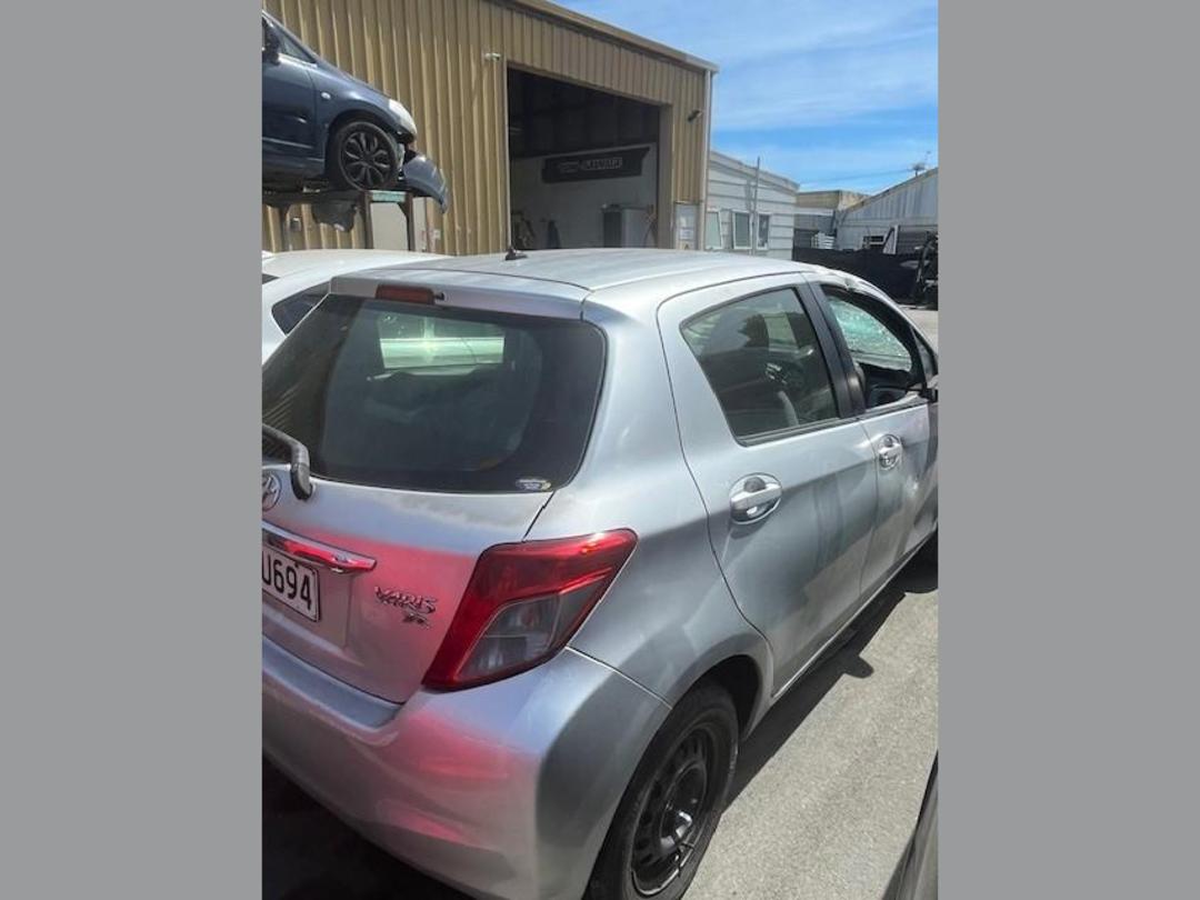 Photo '7' of Toyota Yaris YR Photo '7' of Toyota Yaris YR