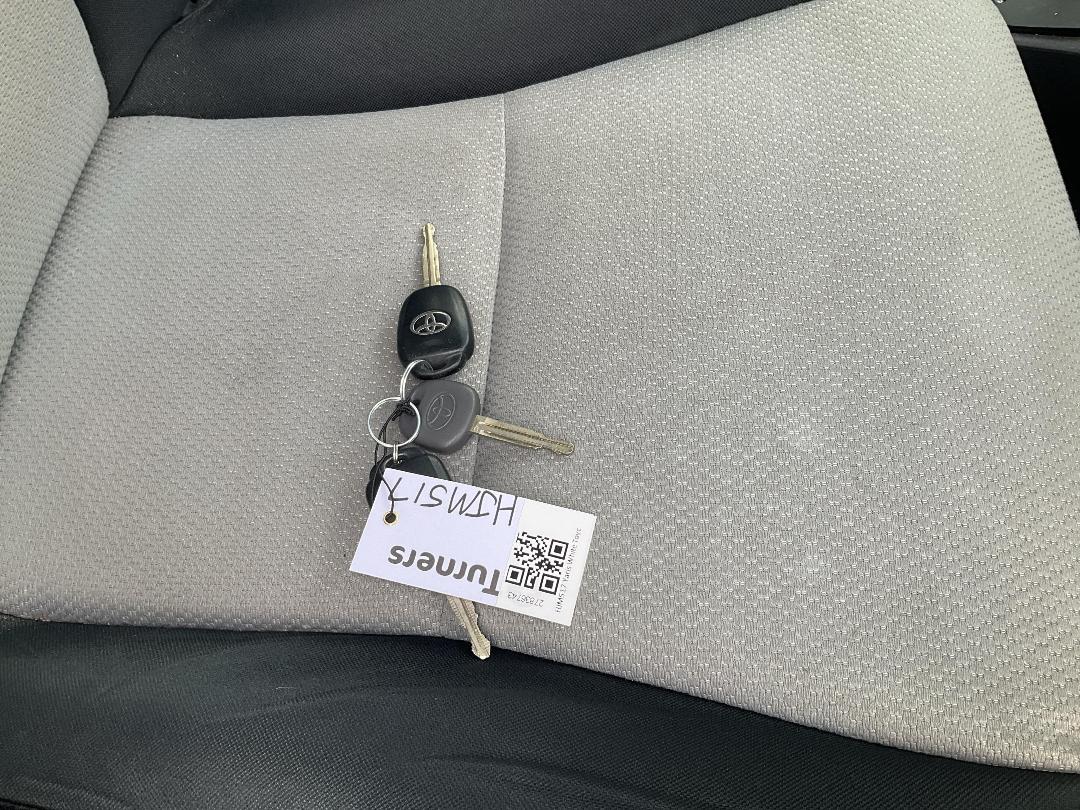 Photo '8' of Toyota Yaris YRS