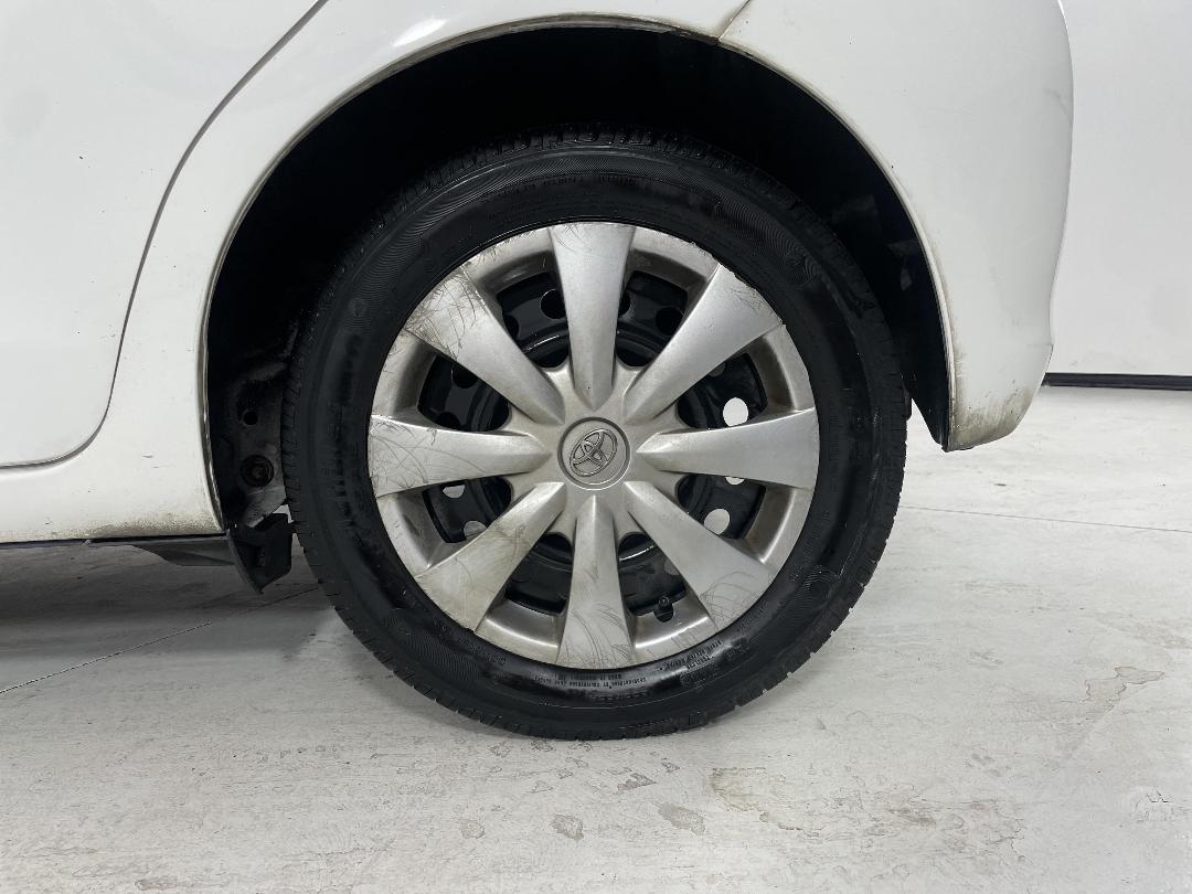 Photo '11' of Toyota Yaris