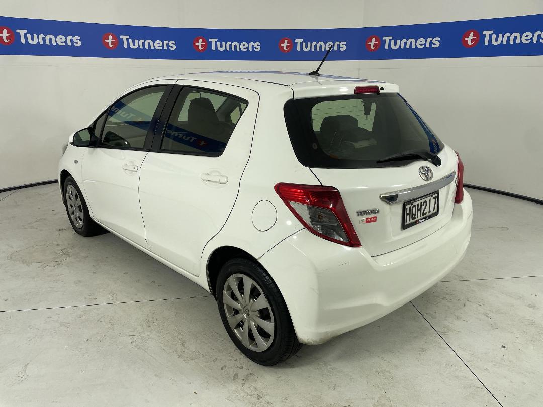 Photo '5' of Toyota Yaris