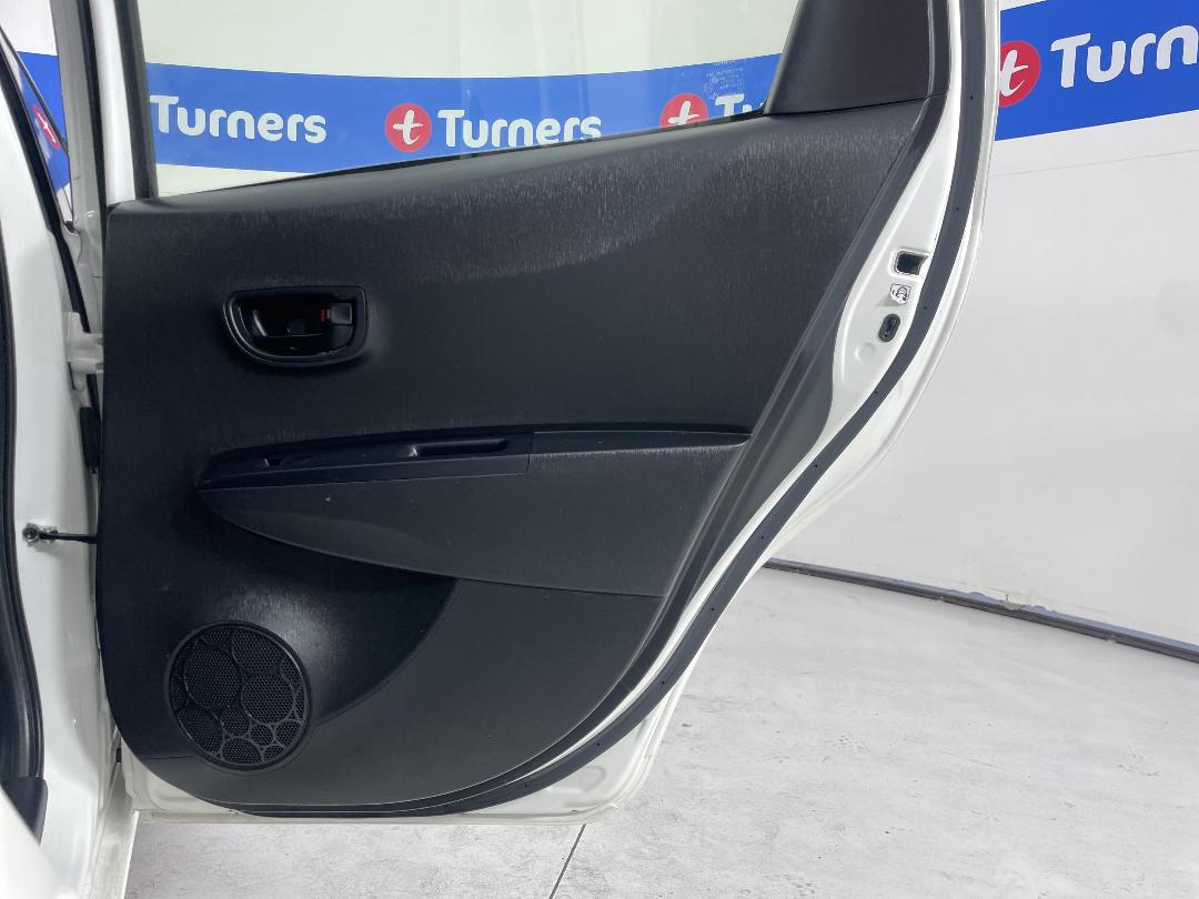 Photo '19' of Toyota Yaris