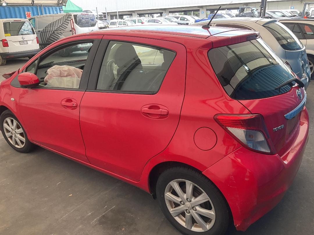 Photo '4' of Toyota Yaris YRS