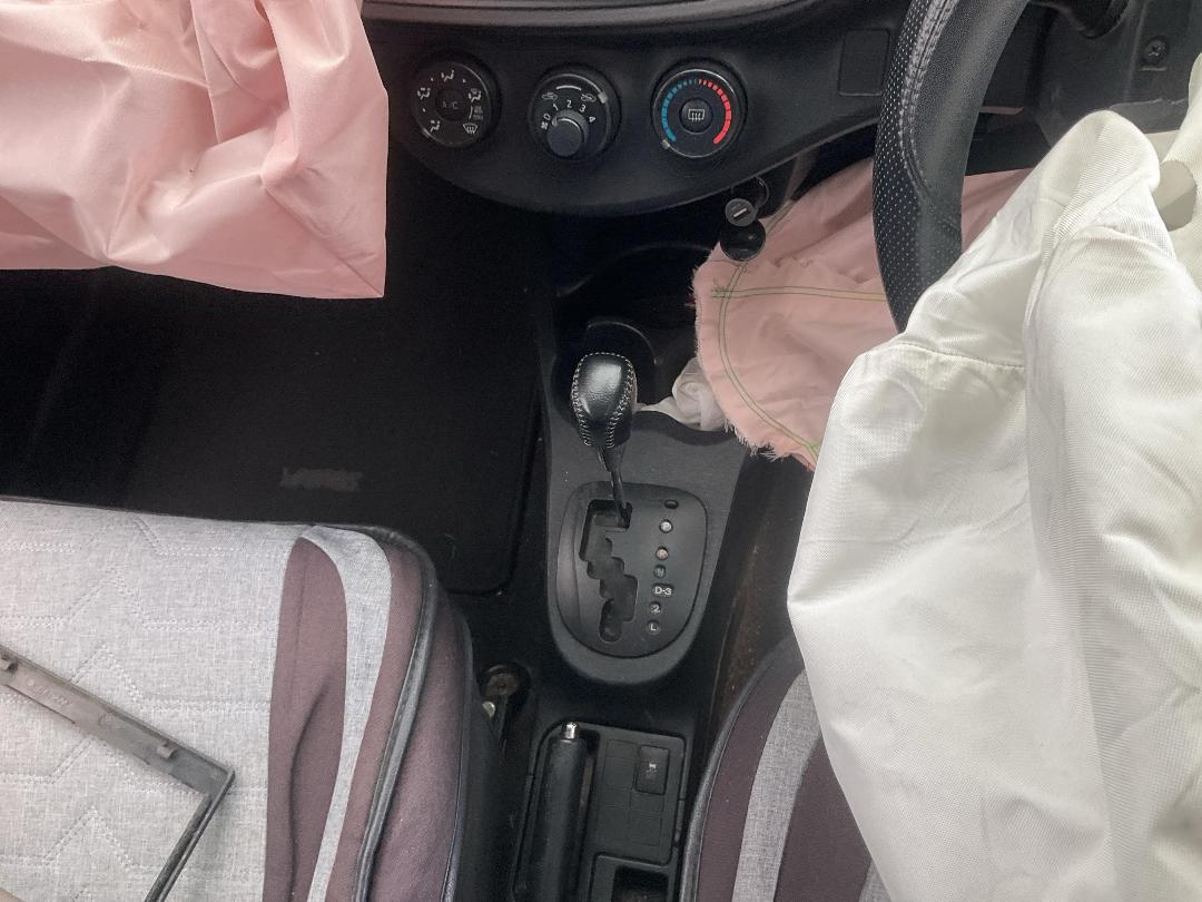 Photo '9' of Toyota Yaris YRS