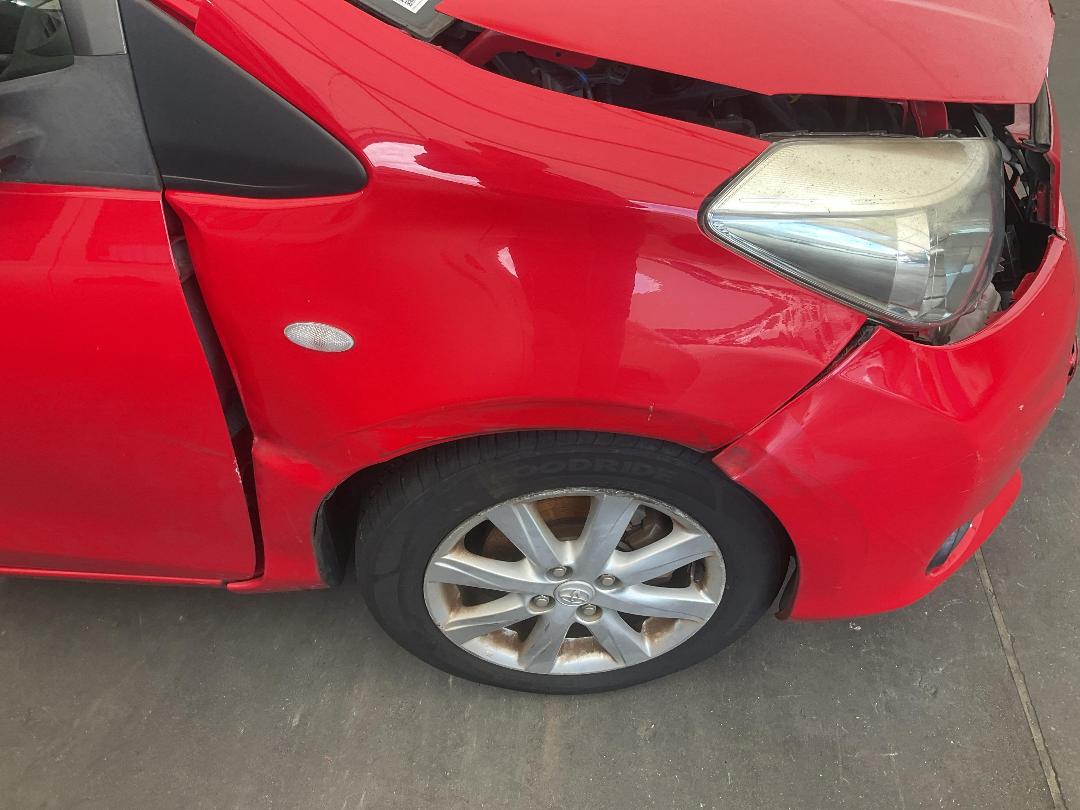 Photo '17' of Toyota Yaris YRS