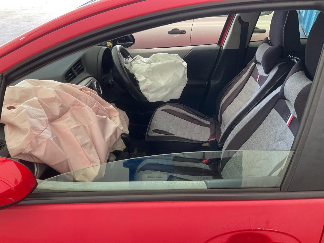 Photo '23' of Toyota Yaris YRS