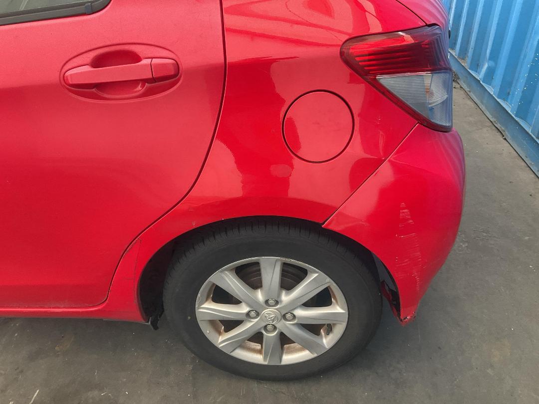 Photo '24' of Toyota Yaris YRS