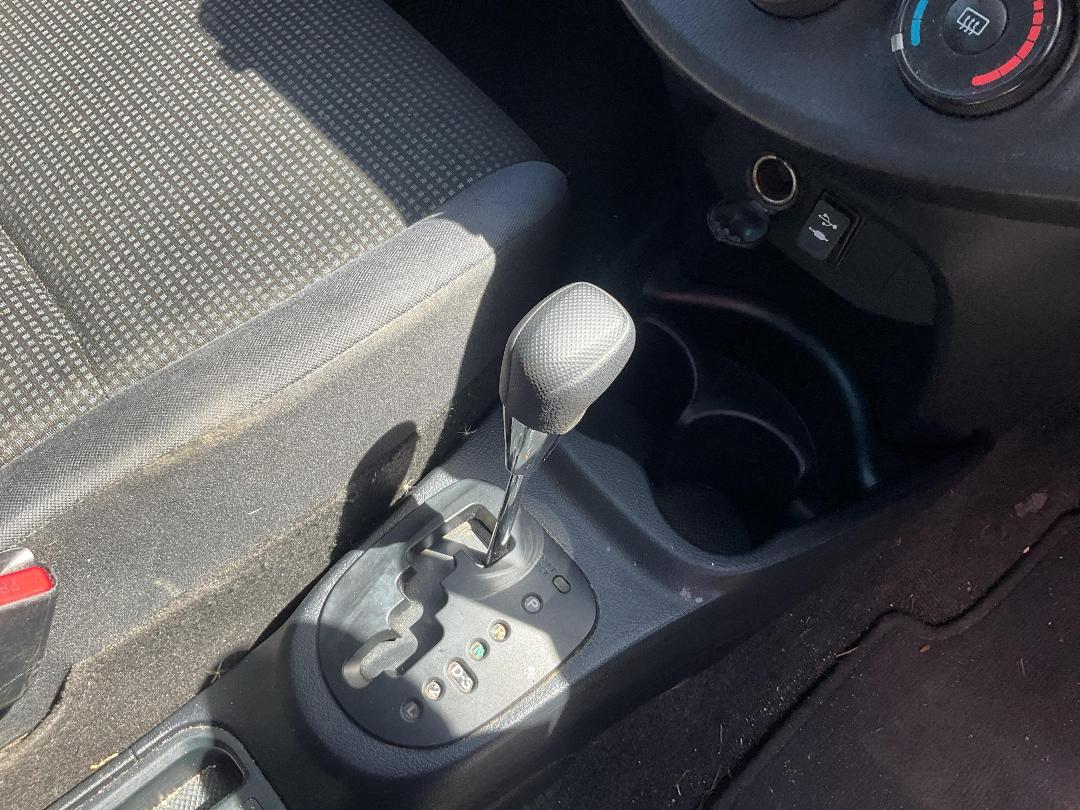 Photo '13' of Toyota Yaris GX