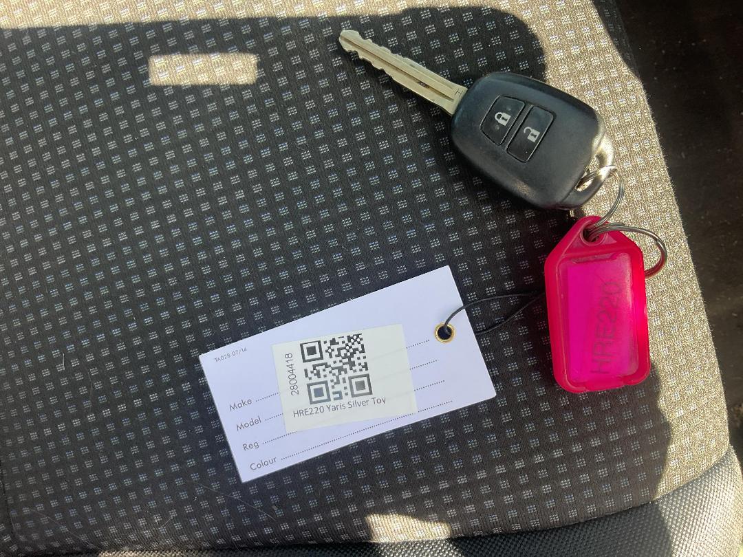 Photo '14' of Toyota Yaris GX