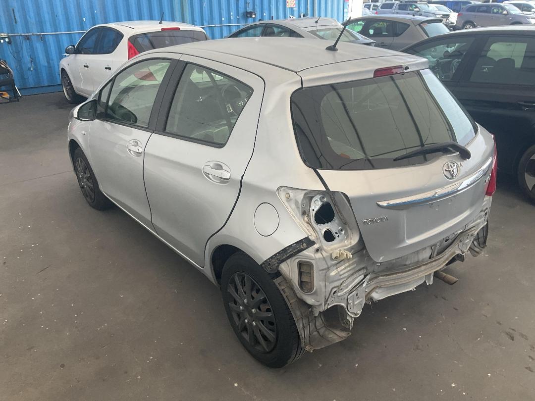 Photo '10' of Toyota Yaris GX