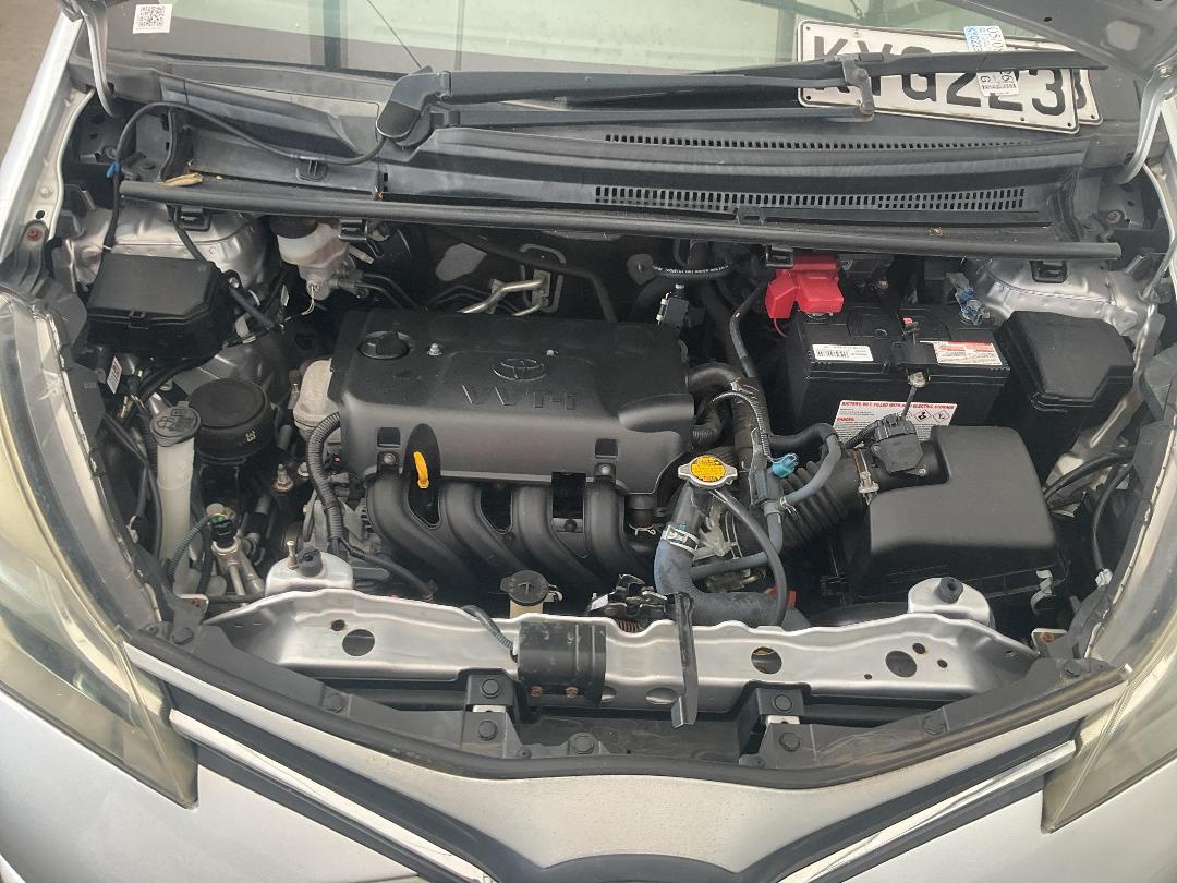 Photo '17' of Toyota Yaris GX