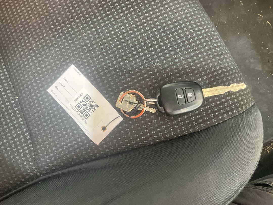 Photo '20' of Toyota Yaris GX