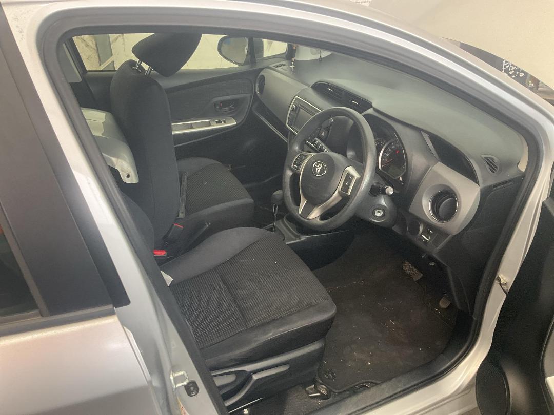 Photo '21' of Toyota Yaris GX