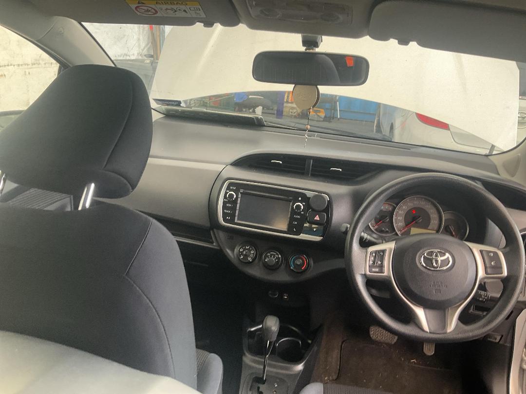 Photo '23' of Toyota Yaris GX