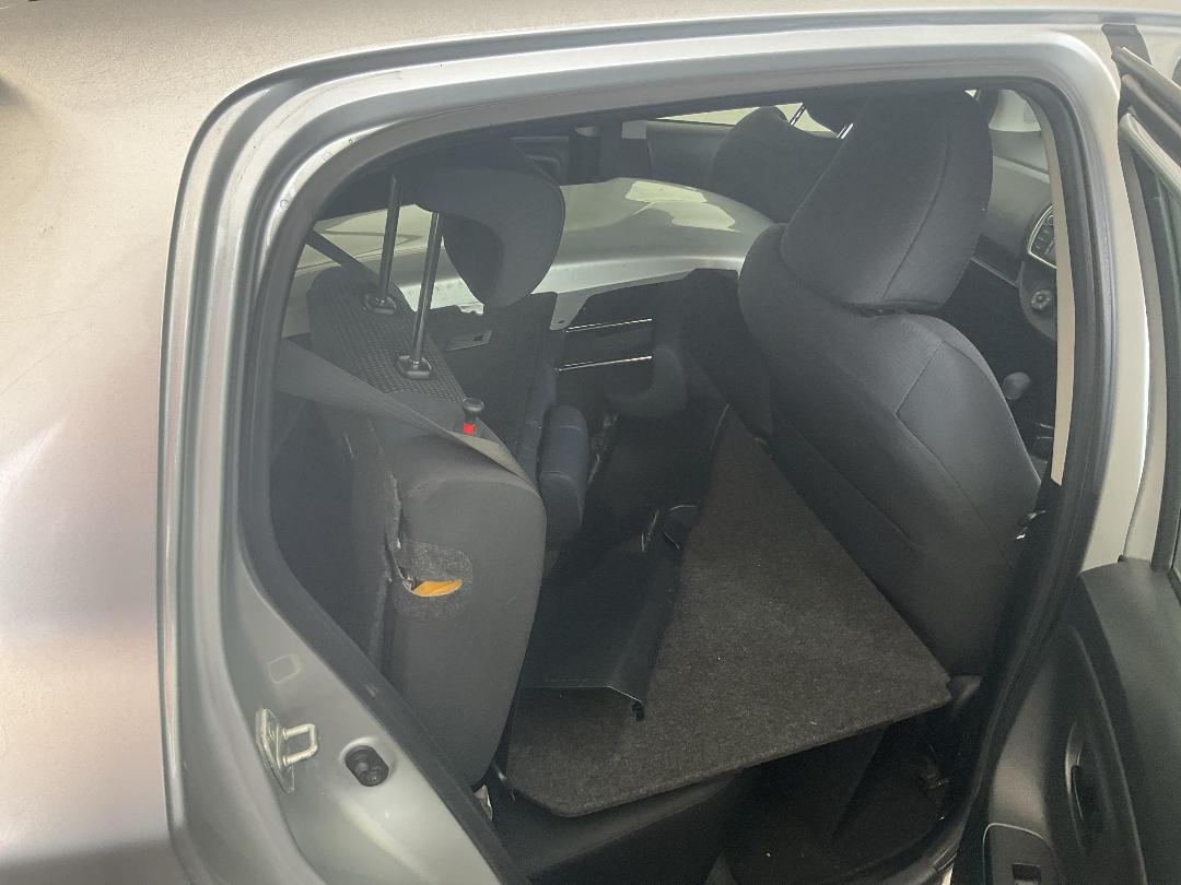 Photo '22' of Toyota Yaris GX