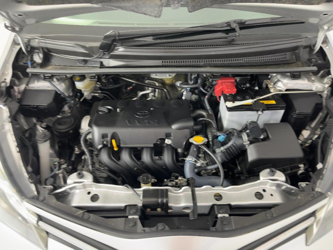 Photo '13' of Toyota Yaris