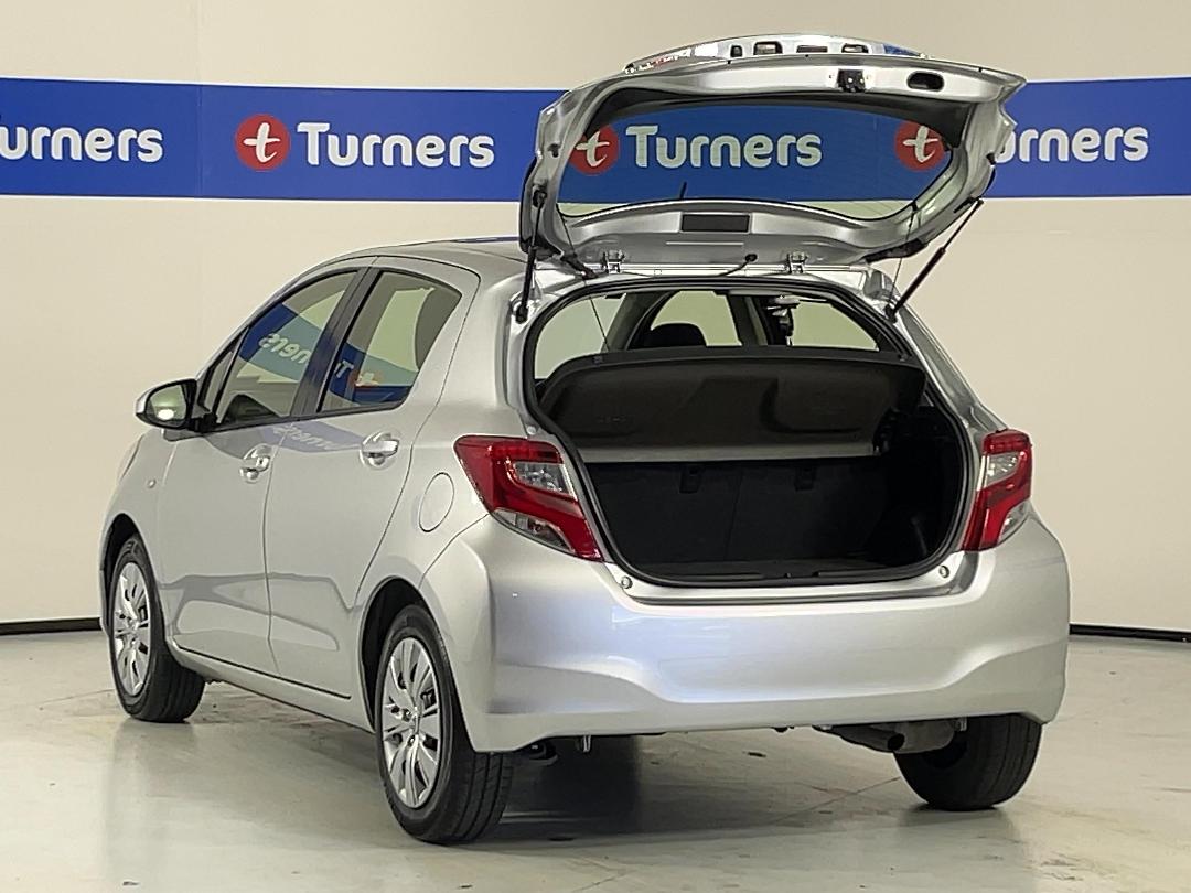 Photo '23' of Toyota Yaris