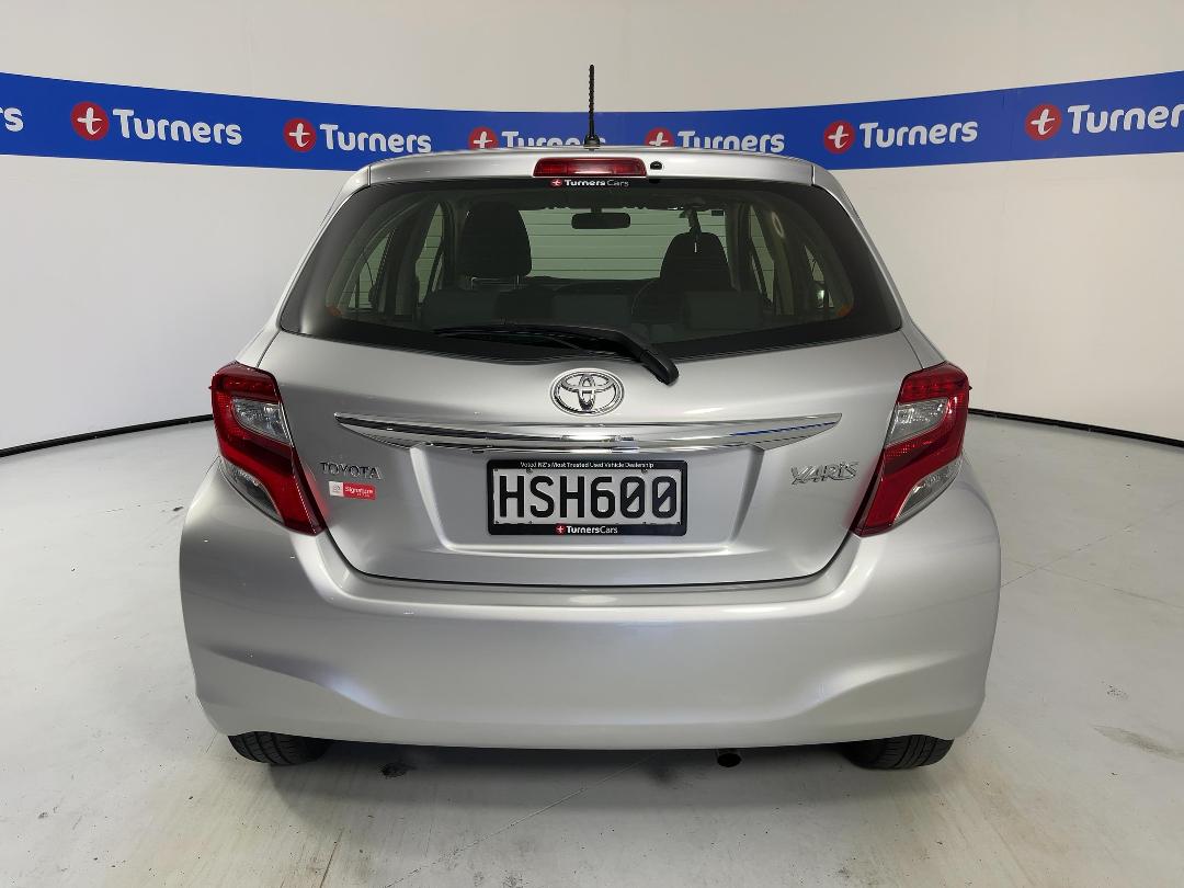 Photo '6' of Toyota Yaris