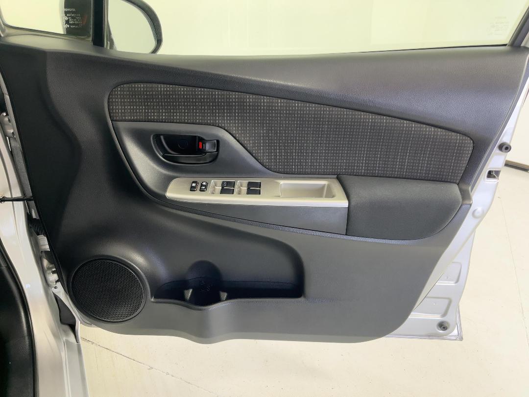 Photo '15' of Toyota Yaris