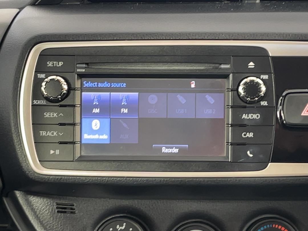 Photo '24' of Toyota Yaris