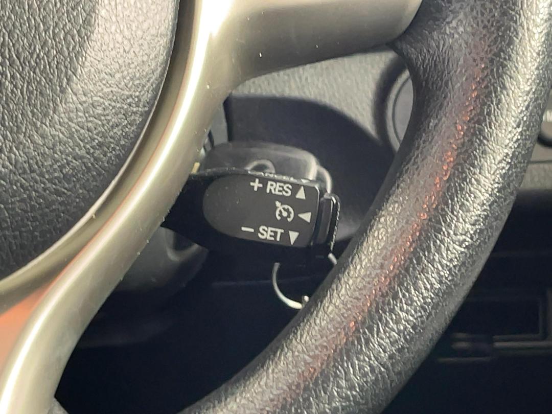 Photo '29' of Toyota Yaris