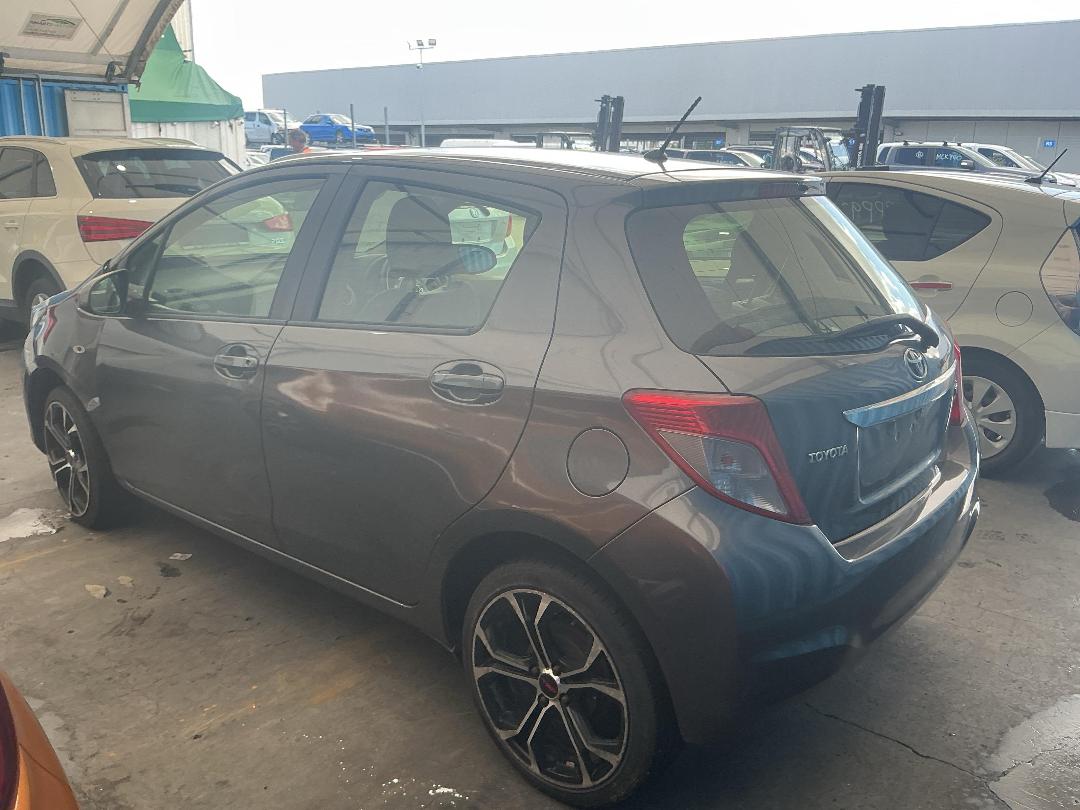 Photo '4' of Toyota Yaris