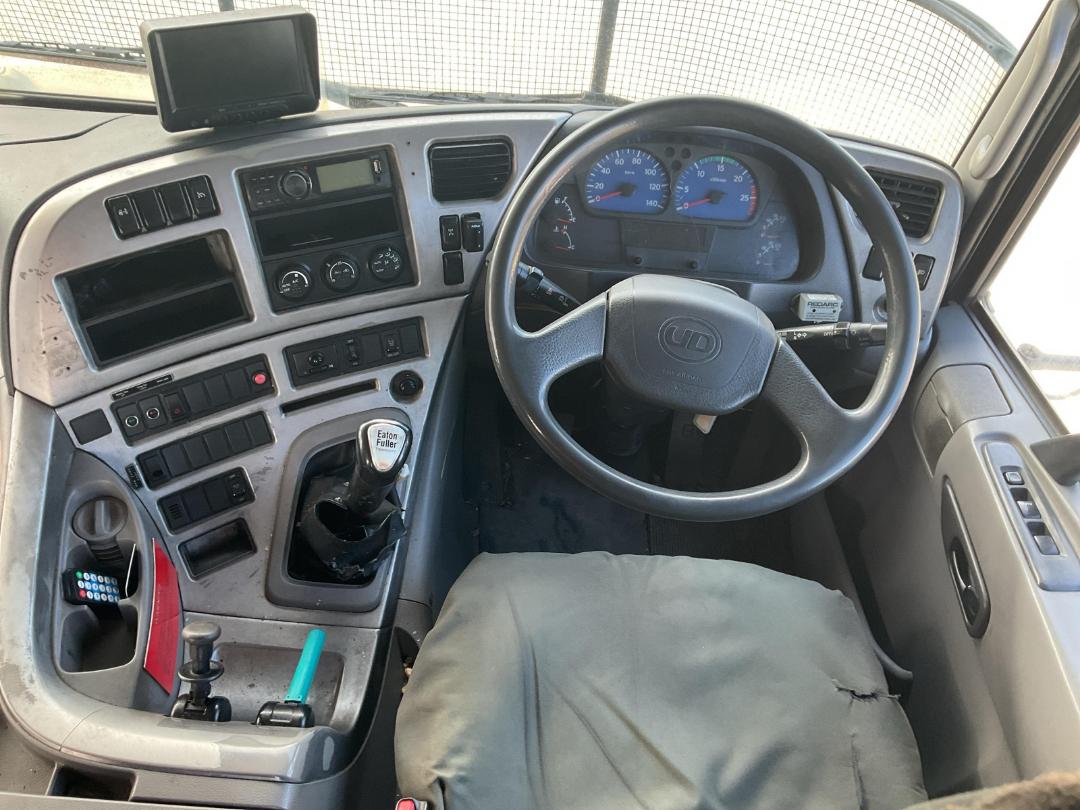 Photo '13' of UD TRUCKS CG31470 Rubbish Compactor