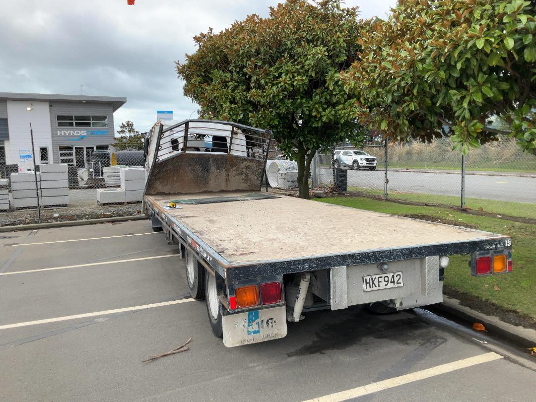 Photo '5' of UD Trucks MK11250 6x4 Flat Deck