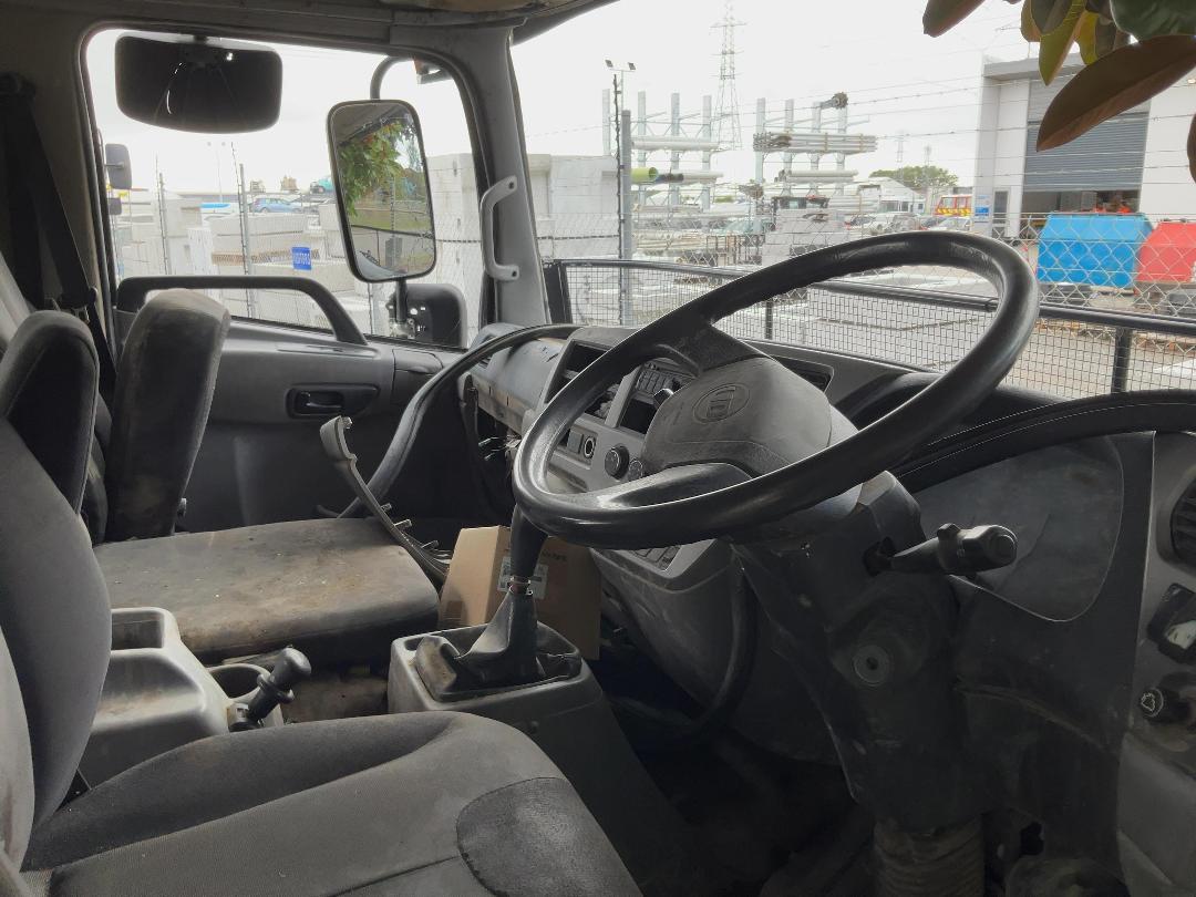 Photo '6' of UD Trucks MK11250 6x4 Flat Deck