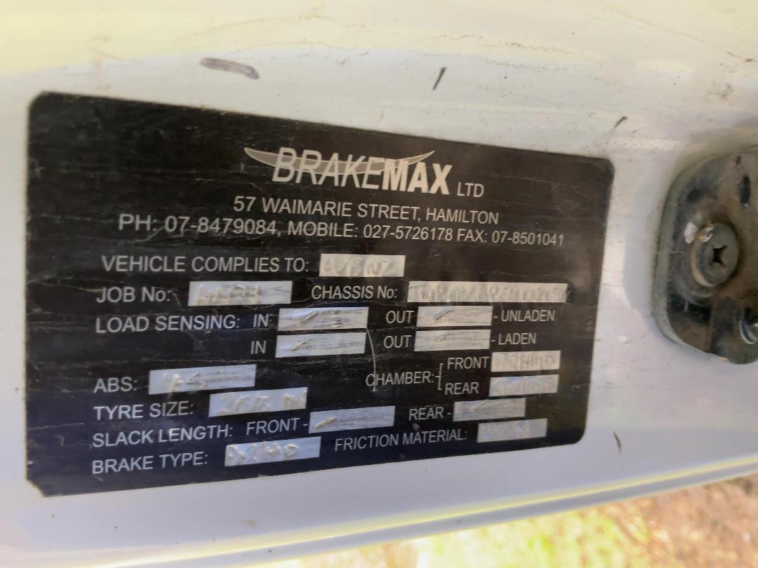 Photo '42' of UD Trucks MK11250 6x4 Flat Deck