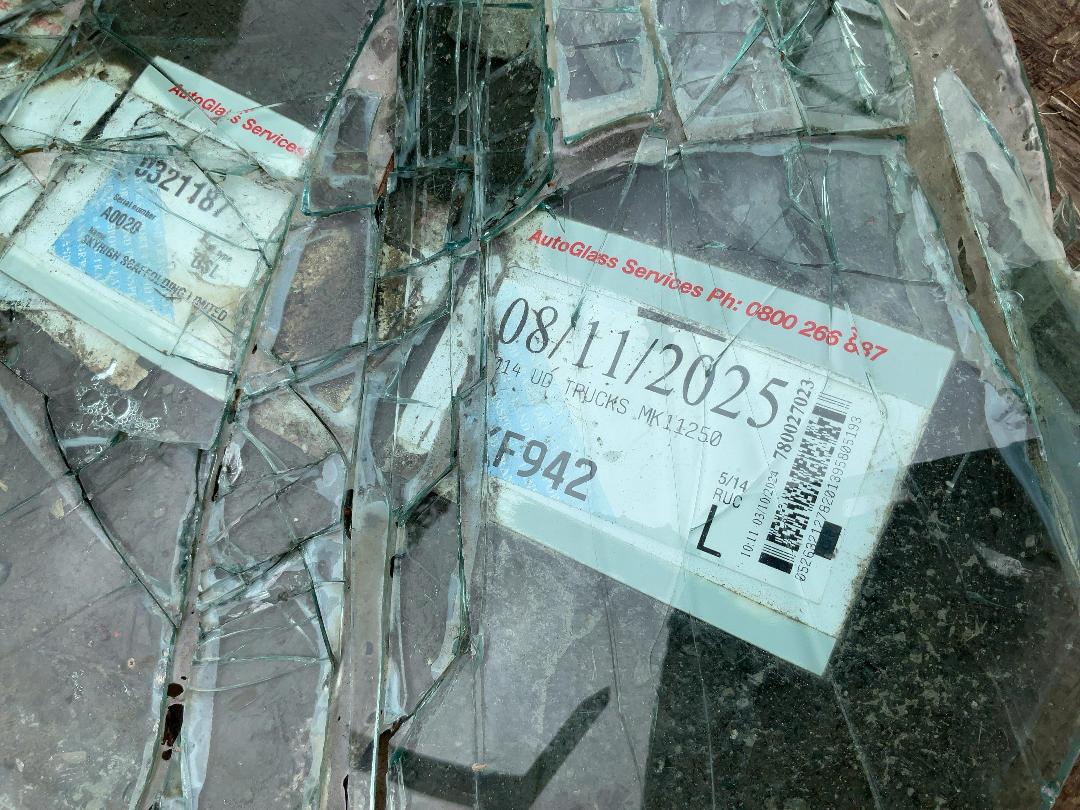 Photo '23' of UD Trucks MK11250 6x4 Flat Deck