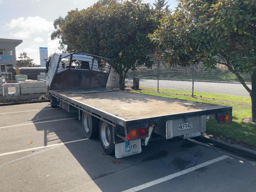 Photo '3' of UD Trucks MK11250 6x4 Flat Deck