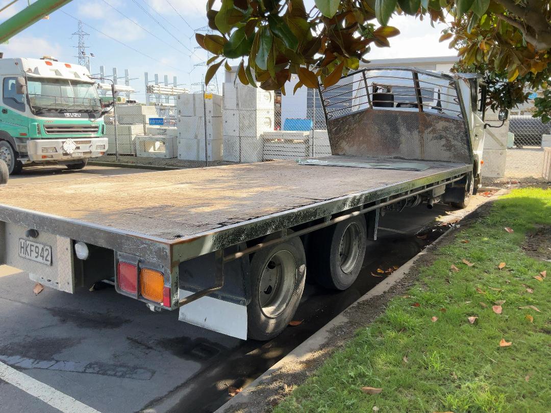 Photo '4' of UD Trucks MK11250 6x4 Flat Deck