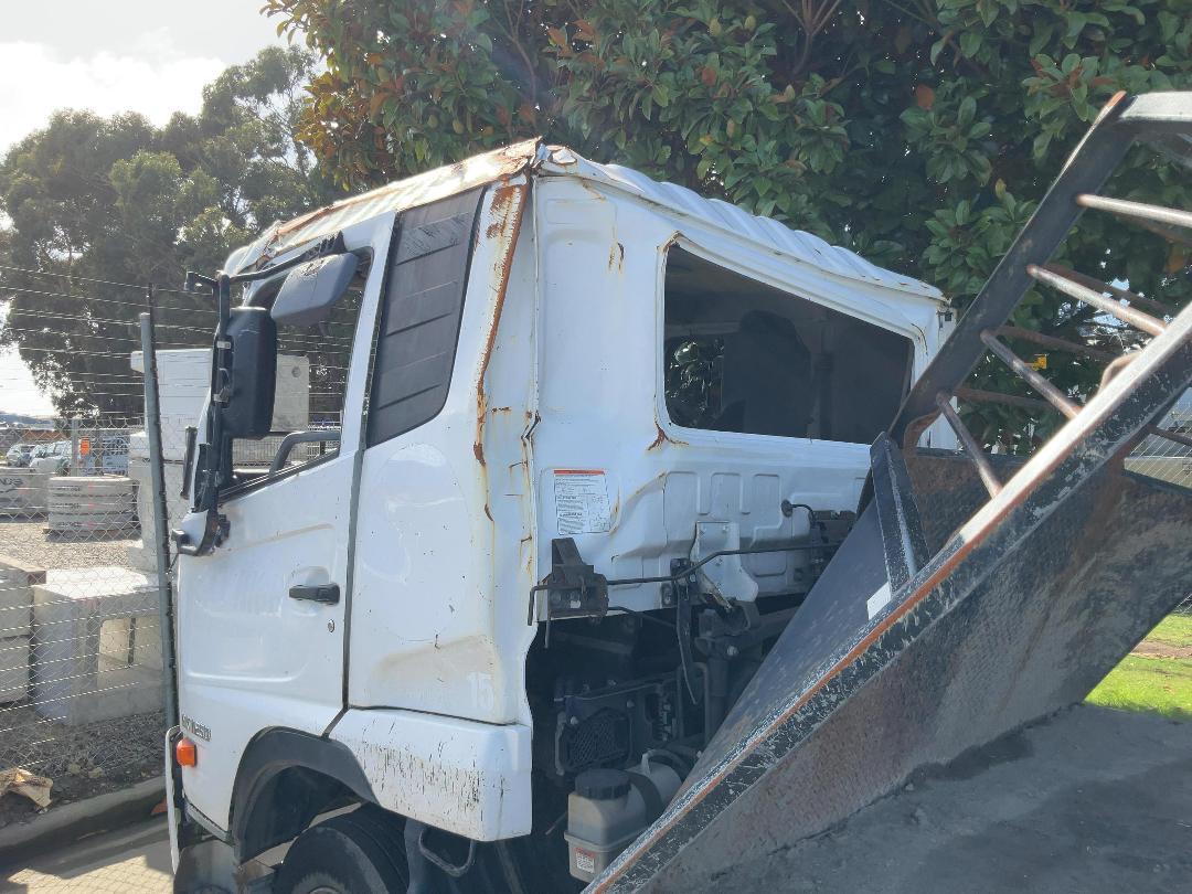 Photo '33' of UD Trucks MK11250 6x4 Flat Deck