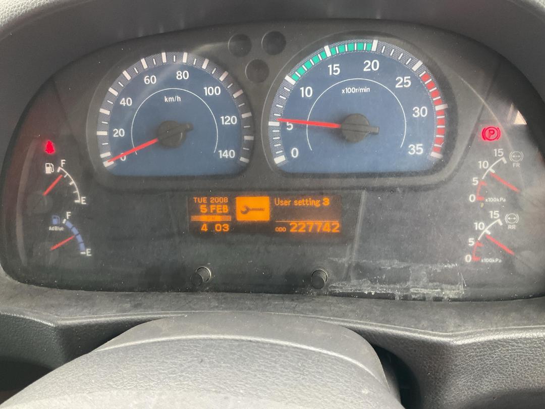 Photo '13' of UD Trucks PK17280 Traffic Management Photo '13' of UD Trucks PK17280 Traffic Management