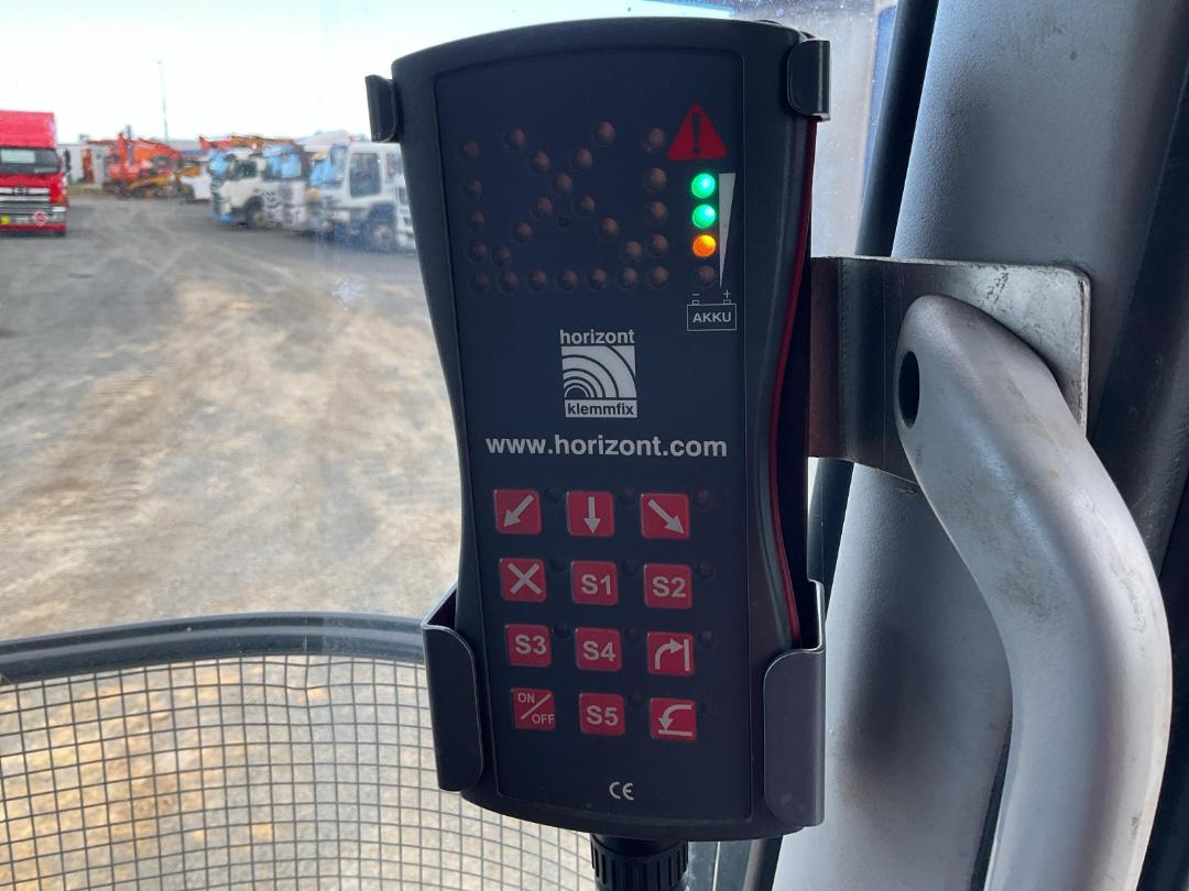 Photo '17' of UD Trucks PK17280 Traffic Management Photo '17' of UD Trucks PK17280 Traffic Management