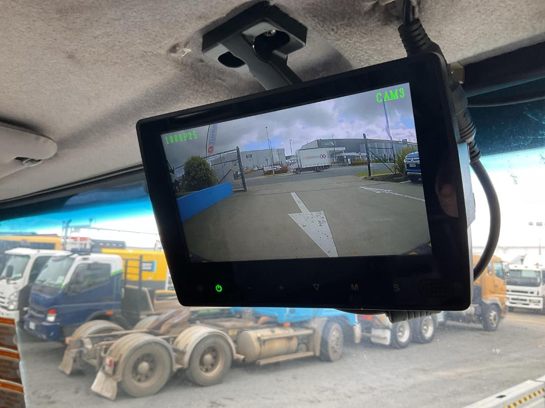 Photo '18' of UD Trucks PK17280 Traffic Management Photo '18' of UD Trucks PK17280 Traffic Management