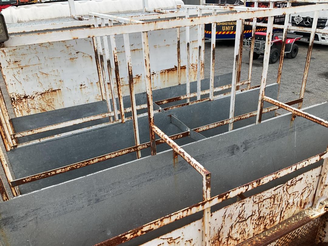 Photo '25' of UD Trucks PK17280 Traffic Management Photo '25' of UD Trucks PK17280 Traffic Management