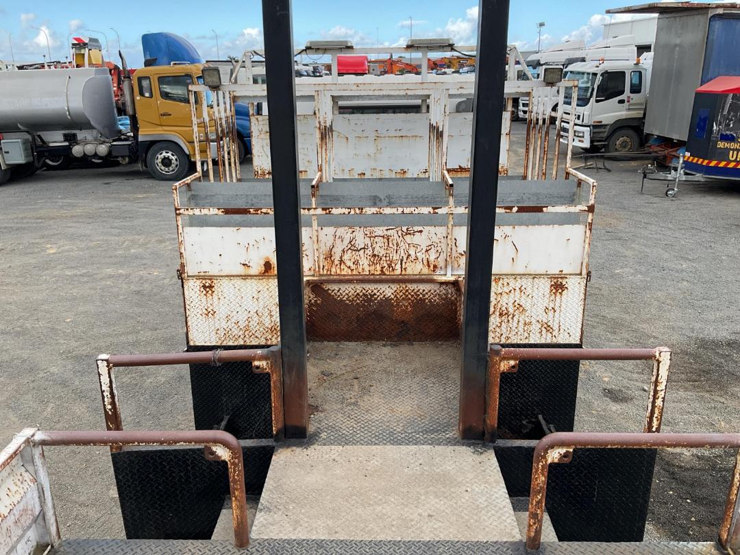 Photo '24' of UD Trucks PK17280 Traffic Management Photo '24' of UD Trucks PK17280 Traffic Management