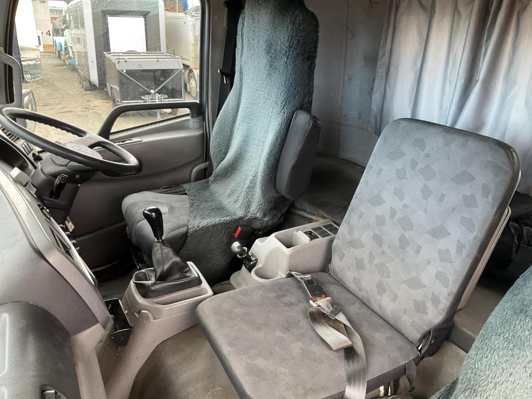 Photo '29' of UD Trucks PK17280 Traffic Management Photo '29' of UD Trucks PK17280 Traffic Management