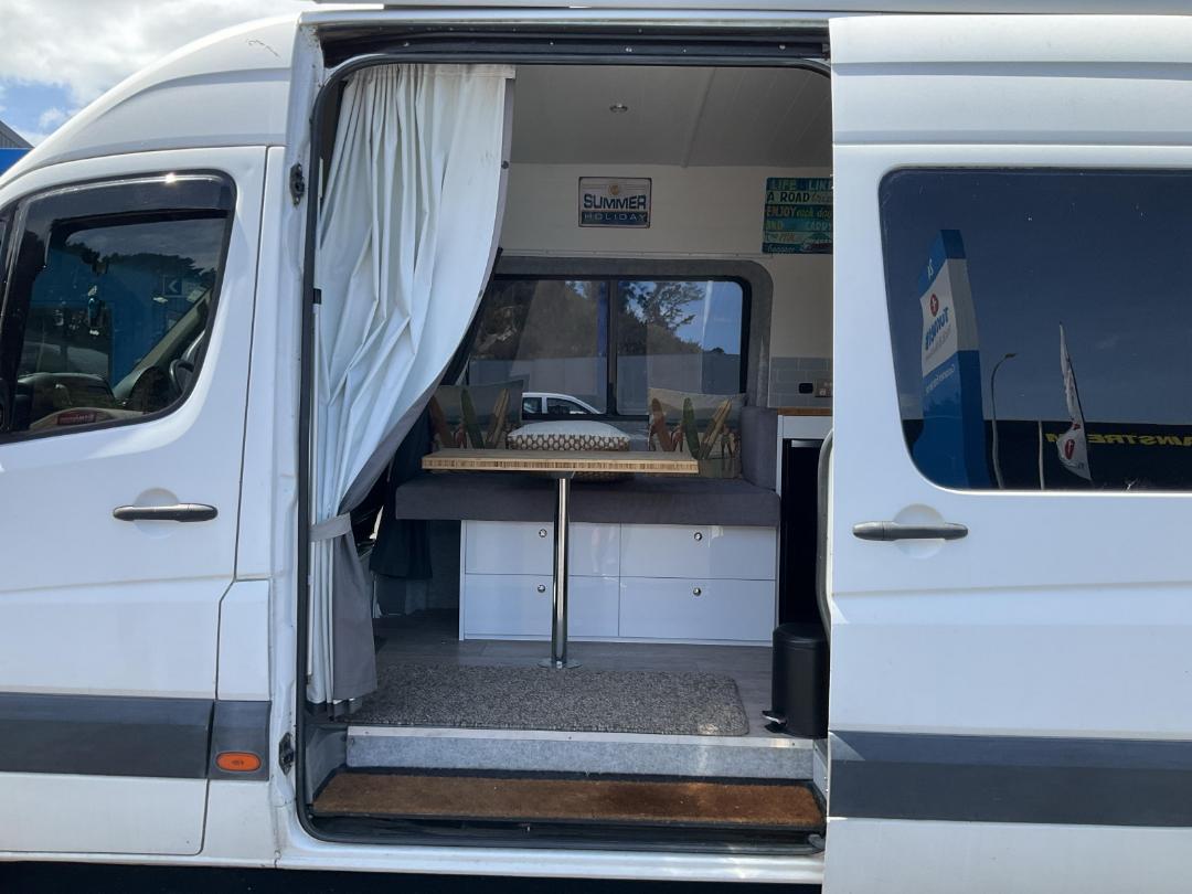 Photo '15' of Volkswagen Crafter 35 LWB 105 MAN Motorhome