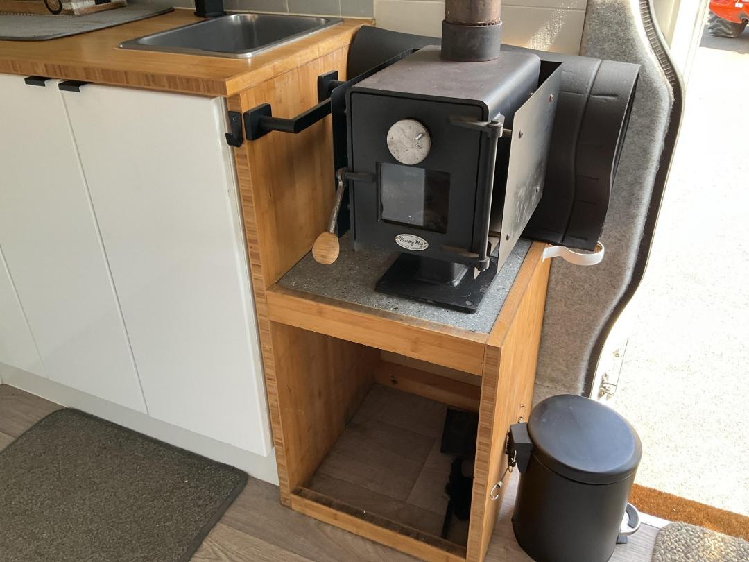 Photo '18' of Volkswagen Crafter 35 LWB 105 MAN Motorhome