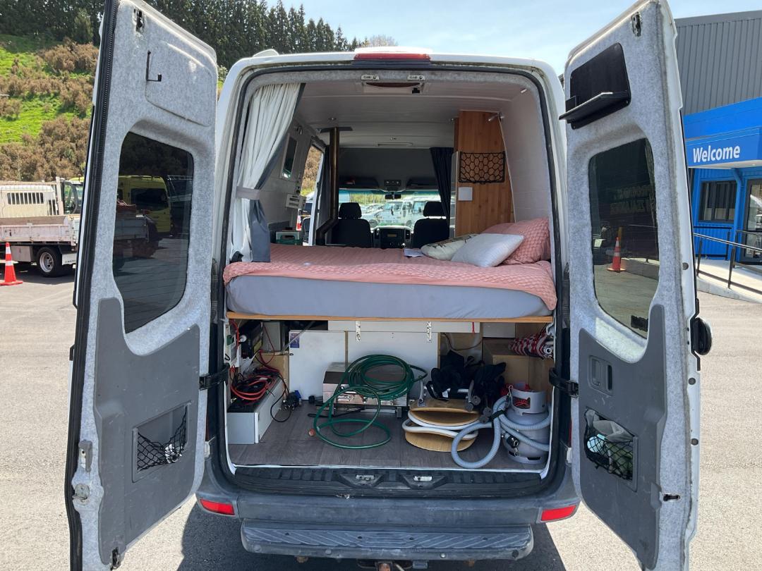 Photo '27' of Volkswagen Crafter 35 LWB 105 MAN Motorhome