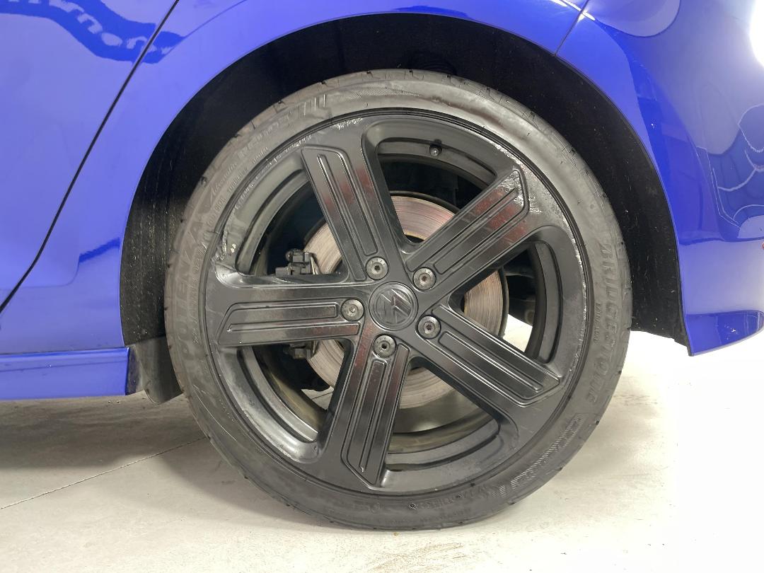 Photo '10' of Volkswagen Golf