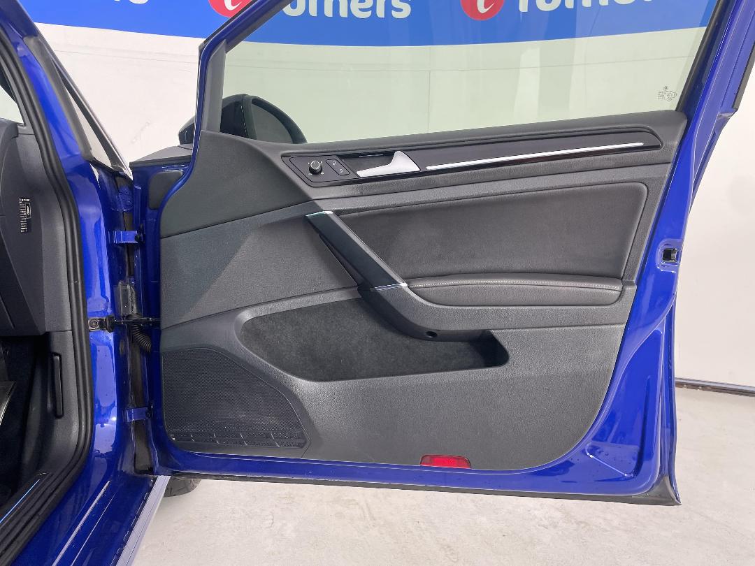 Photo '12' of Volkswagen Golf