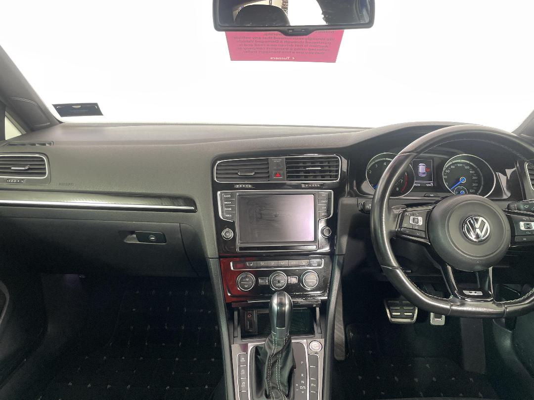 Photo '18' of Volkswagen Golf